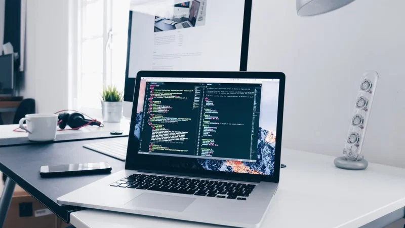 Software House w Polsce: Tworzenie Oprogramowania na Zamówienie i Aplikacji Mobilnych